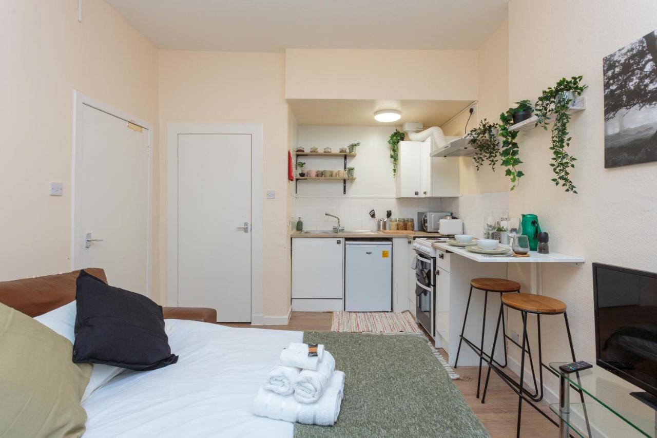 Cozy 1B Groundfloor - 8 Minute From City Centre Edinburgh Exterior foto